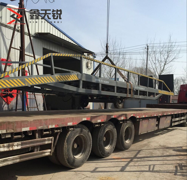 昭通移动式登车桥装车发货
